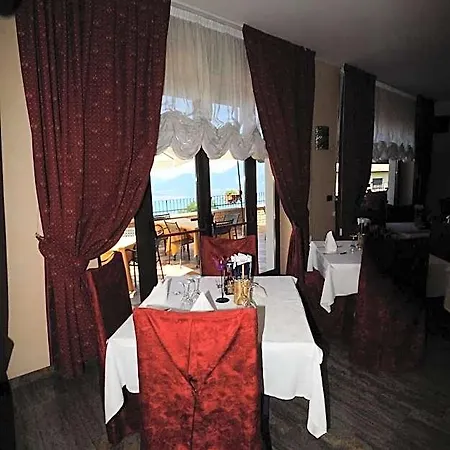 San Remo Hotel 2*
